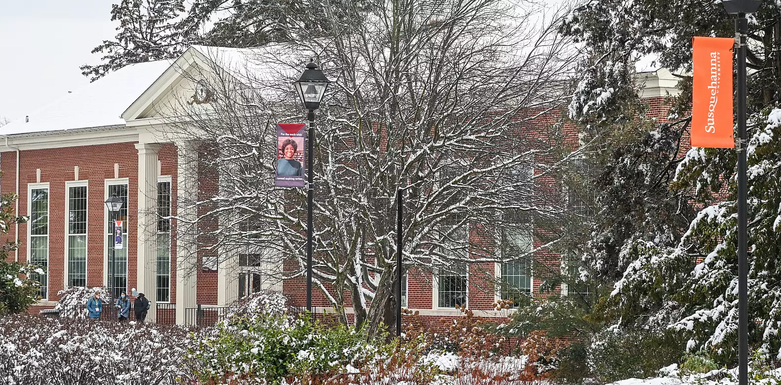 Image for news story: Fall 2023 Dean’s List announced