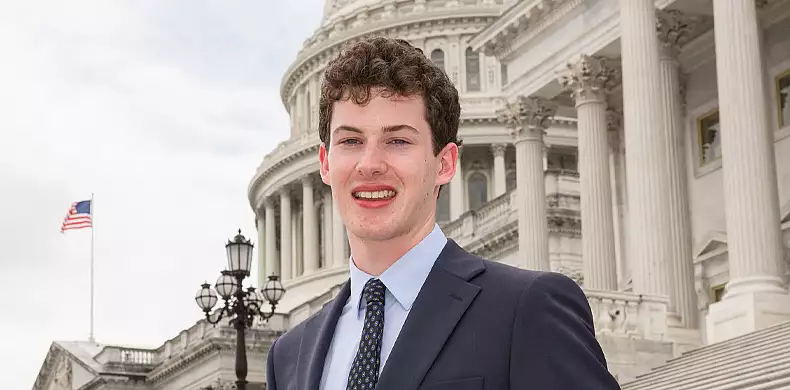 Image for news story: Senatorial, Congressional fellowships give sophomore public service, voter engagement experience